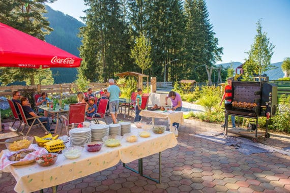 Grillabend im Sommer - Hammerwirt-Forellenhof in Untertauern